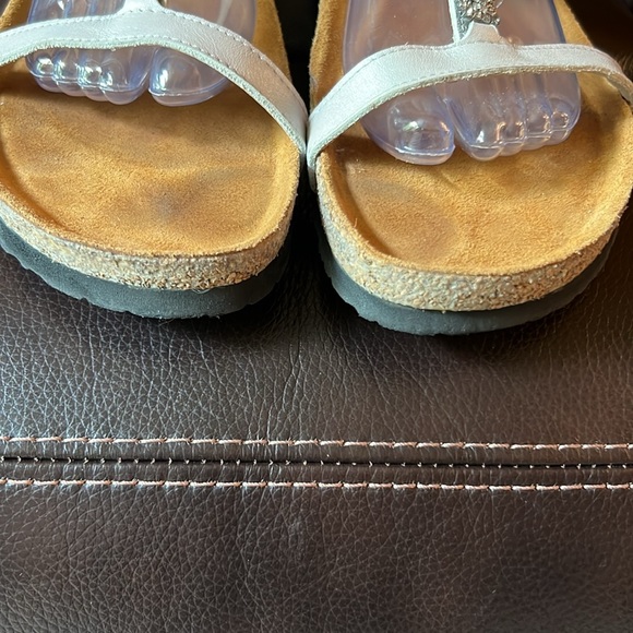 Naot Cream and Gold Sandals with Adjustable Straps. Size 43 - Picture 7 of 13